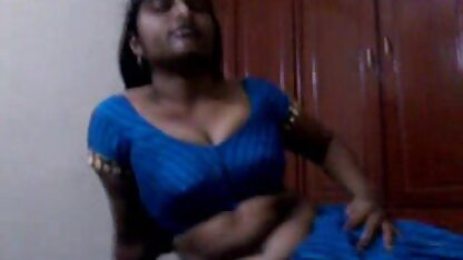 सींग का बना किशोर काले देसी सेक्सी फुल मूवी नेट में उसे बिल्ली के साथ एक खिलौना