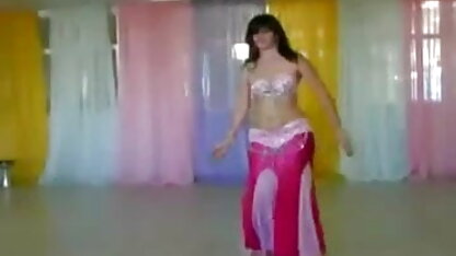 स्नानघर इंडियन सेक्सी फुल मूवी Bardot स्नानघर में सीखता है, दो शब्दों के जादू FullHD 1080p